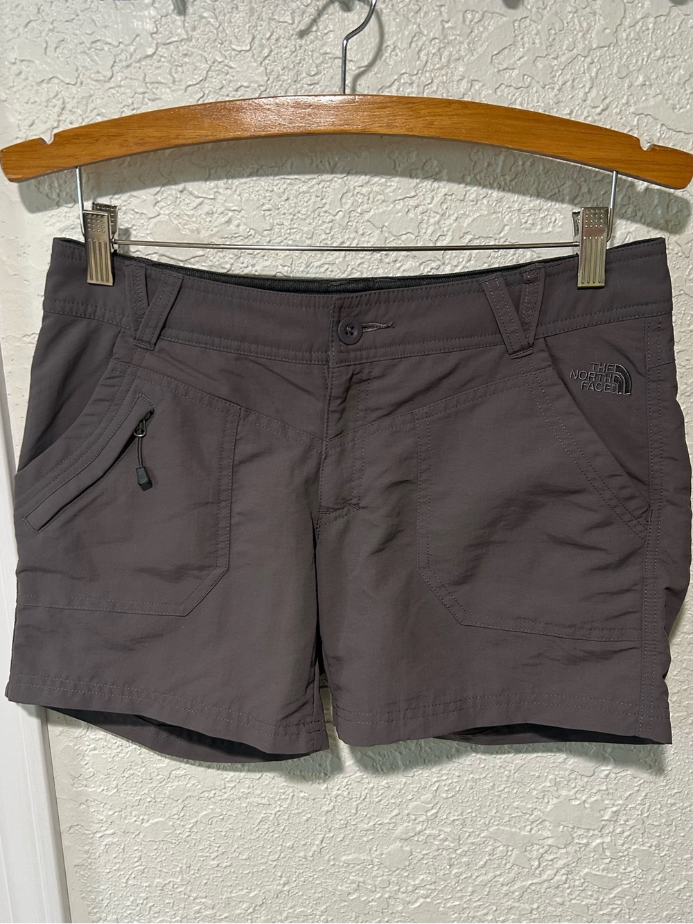 The North Face Women's Size 6 Outdoor Stretch Shorts